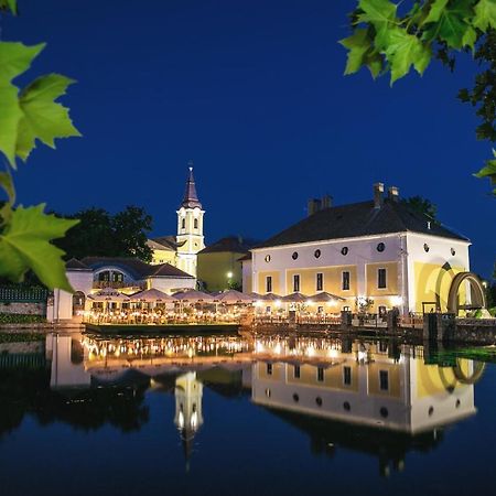 Hotel Gabriella Тапольця Екстер'єр фото